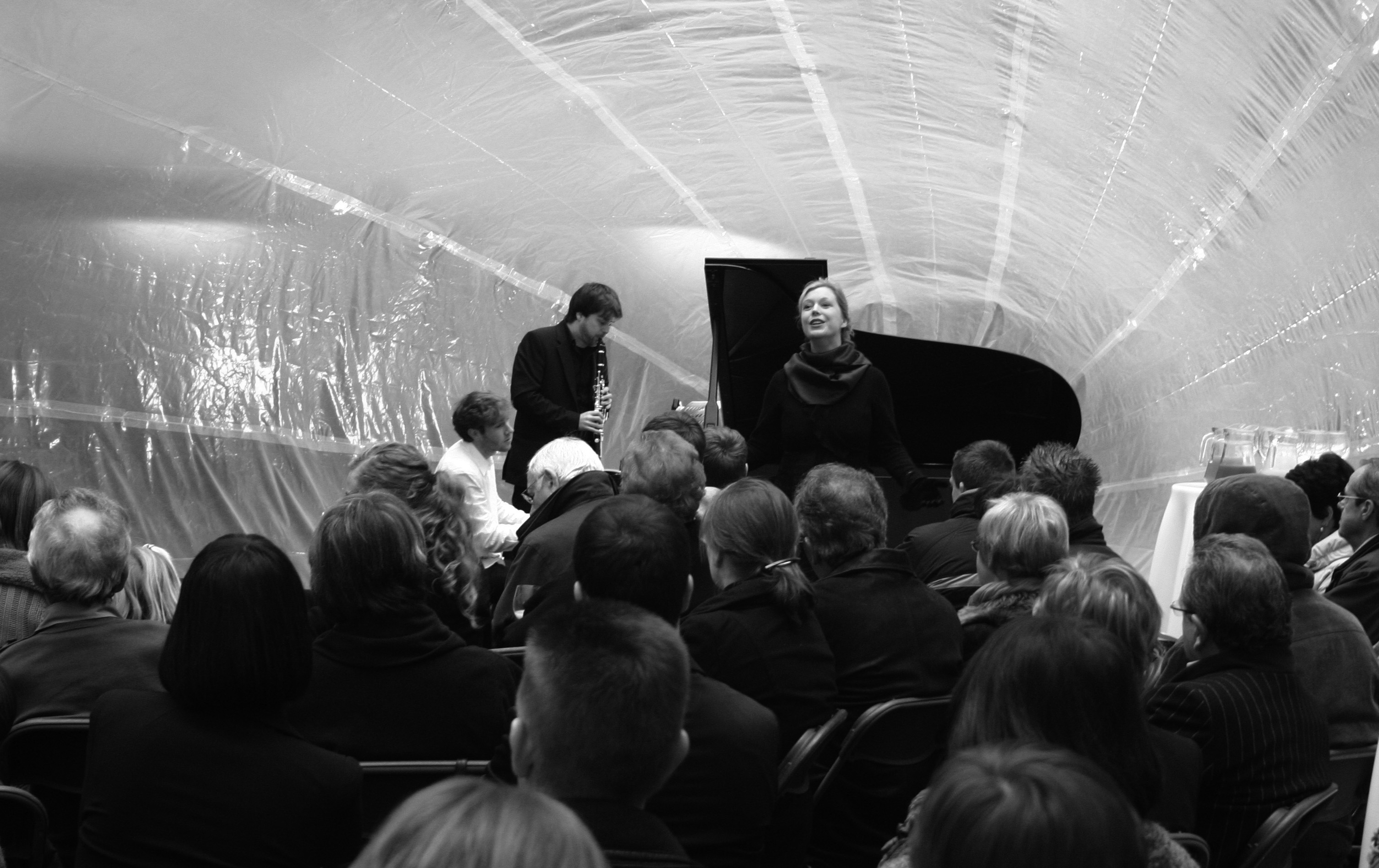 RednoteFestival_ZeppelinBartLens